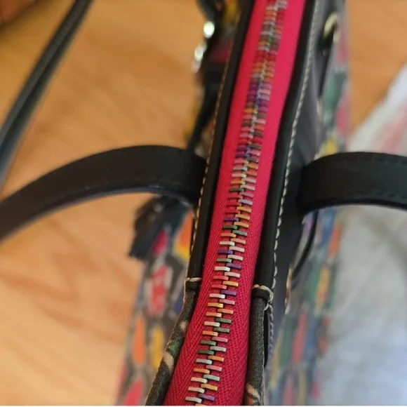 Dooney & Bourke Vintage Rainbow Crayon Graffiti Hearts Collection Bag Y2K 🌈 - Picture 16 of 17